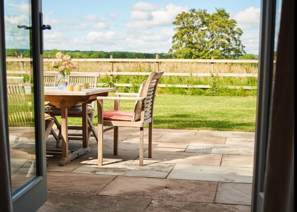 Villa Stride'S Barn à Whiteparish Extérieur photo